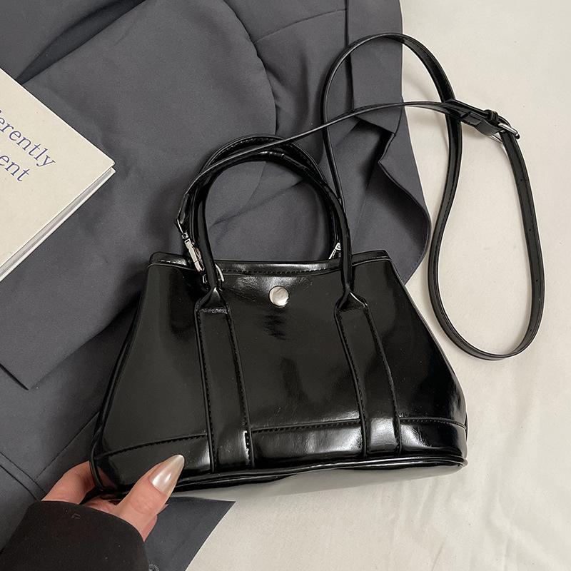 Korean New Product Sweet Cream Style Casual Portable Small Bag Temperament Versatile Simple Solid Color Commuter Messenger Women's Bag