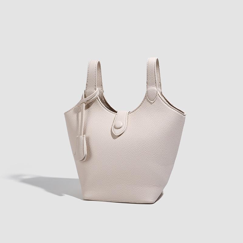 2025 Personalized Korean Fashion Bucket Bag New Simple Shoulder Bag Texture Trendy Commuter Messenger Bag Women's Bag