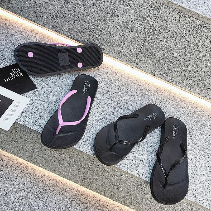 Trendy Non-Slip Bath Flip-Flops for Women and Men - Stylish Home Slippers for Couples