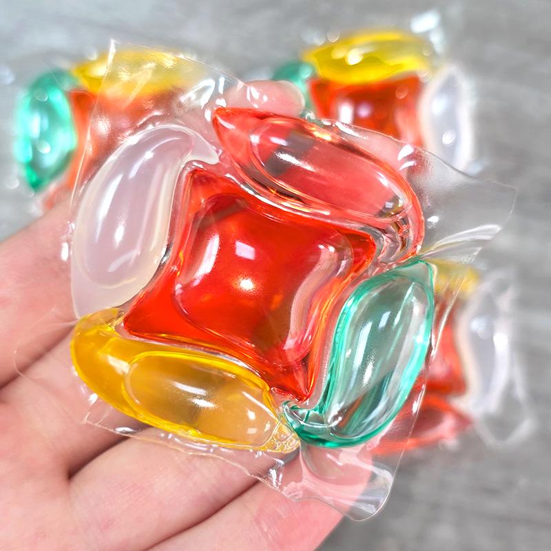 Nuove capsule per bucato Cinque-in-Uno con Fragranza a Lunga Durata e Rimozione delle Macchie.