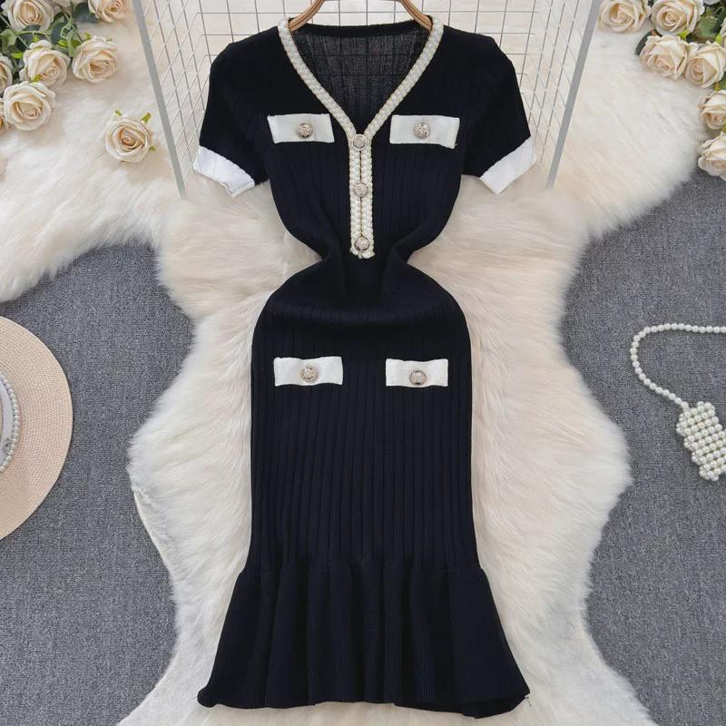 Contrast Color V-Neck Knitted Fishtail Dress