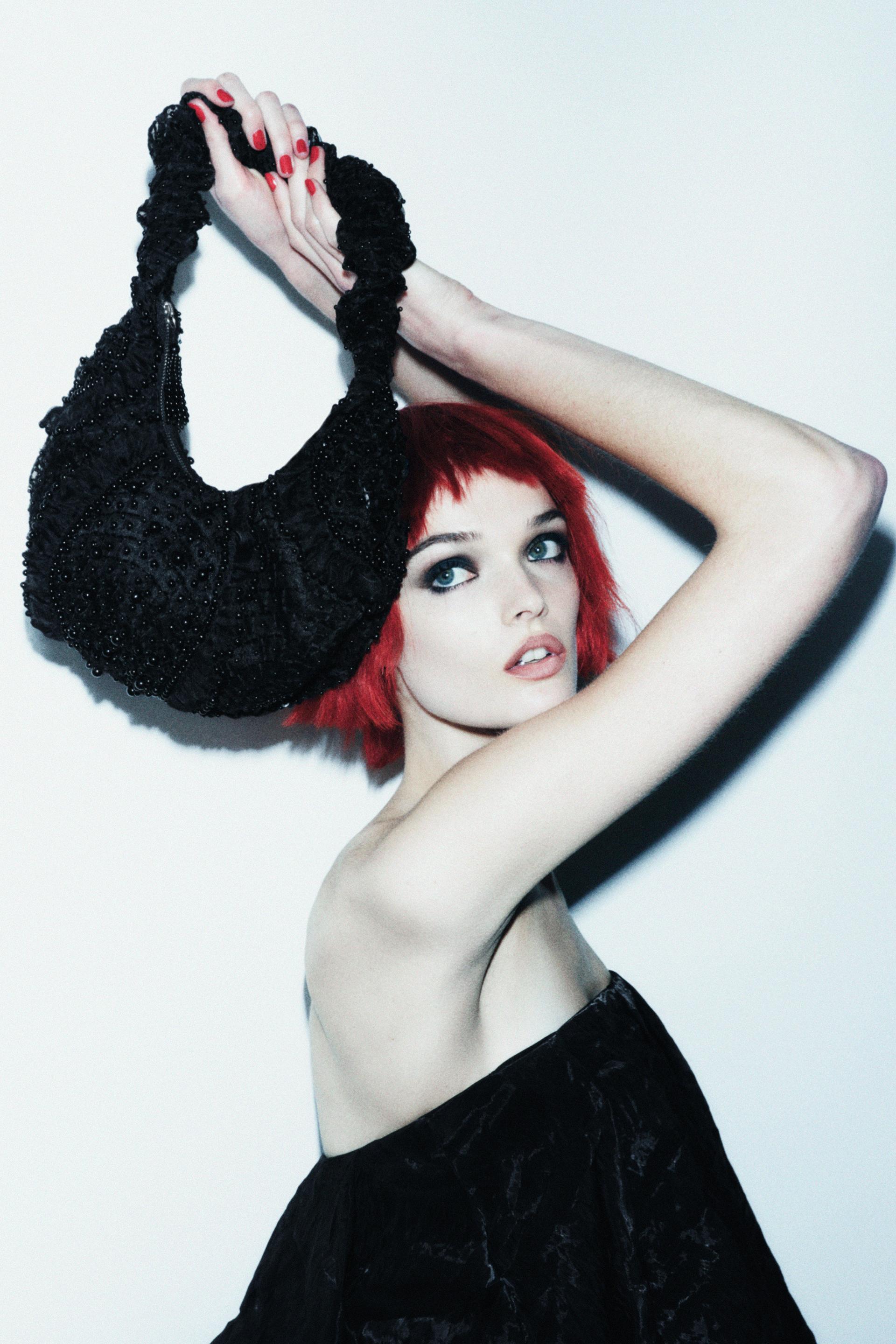 

СУМКА НА ПЛЕЧЕ, ИЗ БИСЕРА