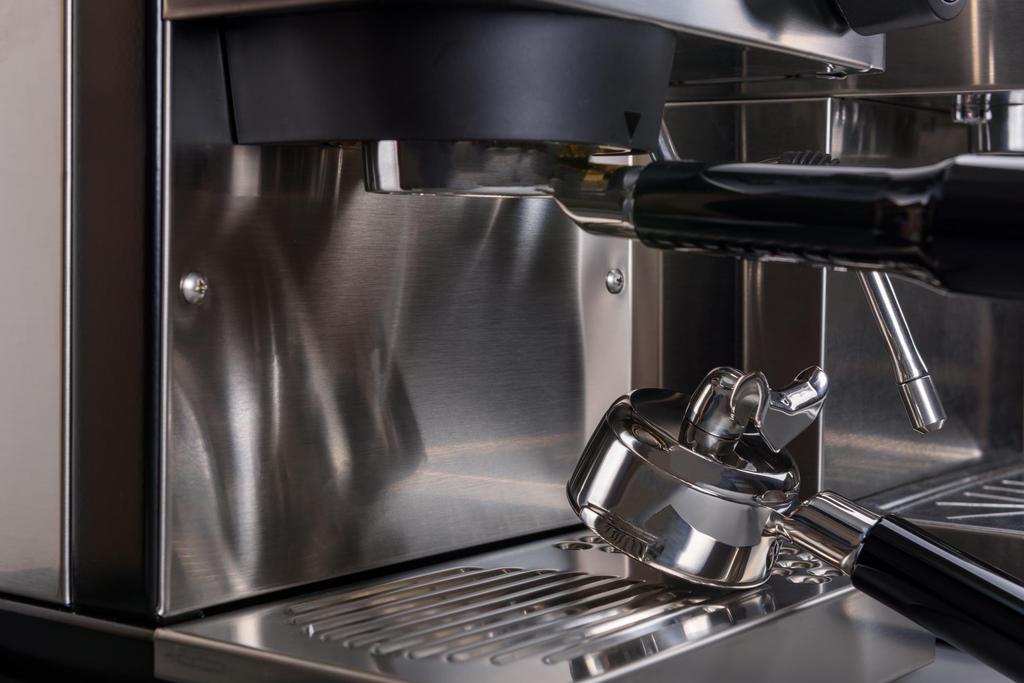 La mellow Hybrid Portafilter 58mm for E61 Group Head Espresso Machines, Bottomless with Double Spout, Removable Blind Filter Basket Included