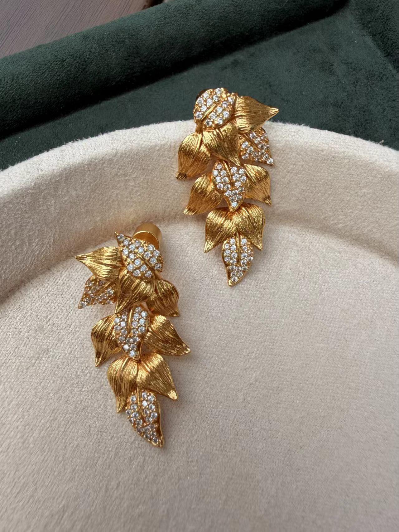 Golden Leaf Earrings: Luxury, Versatile Dangle Design for Women