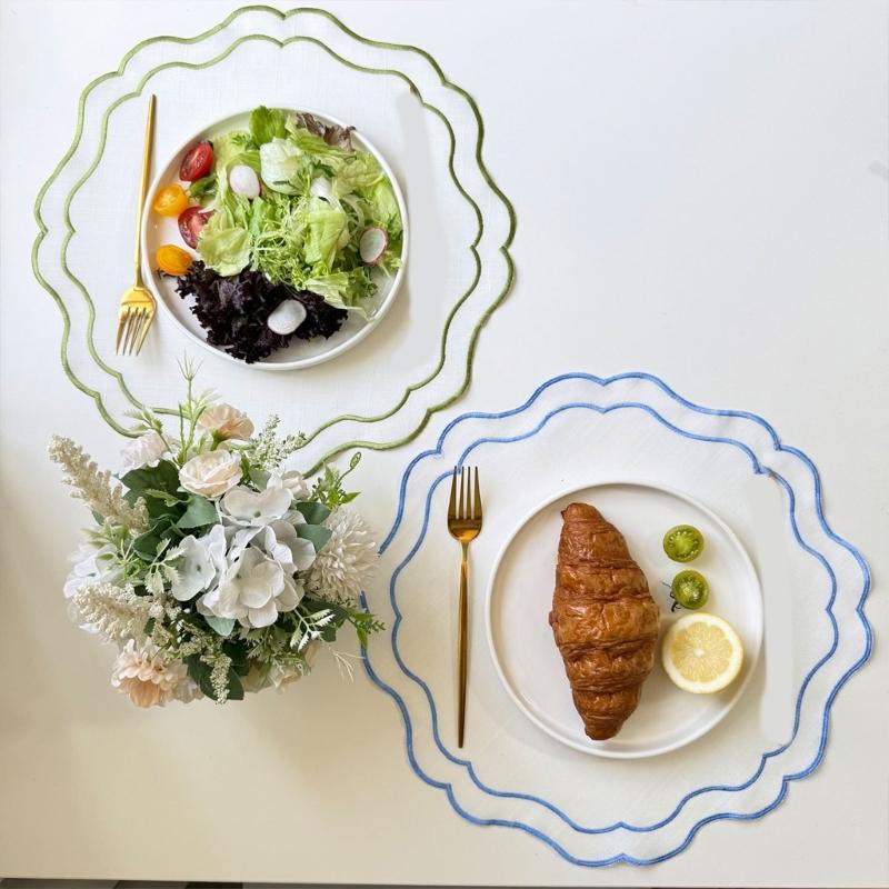 Round Embroidered Scalloped Edges Placemat Washable Decorative Flower Table Mat For Banquet Baby Showers Dining Setting