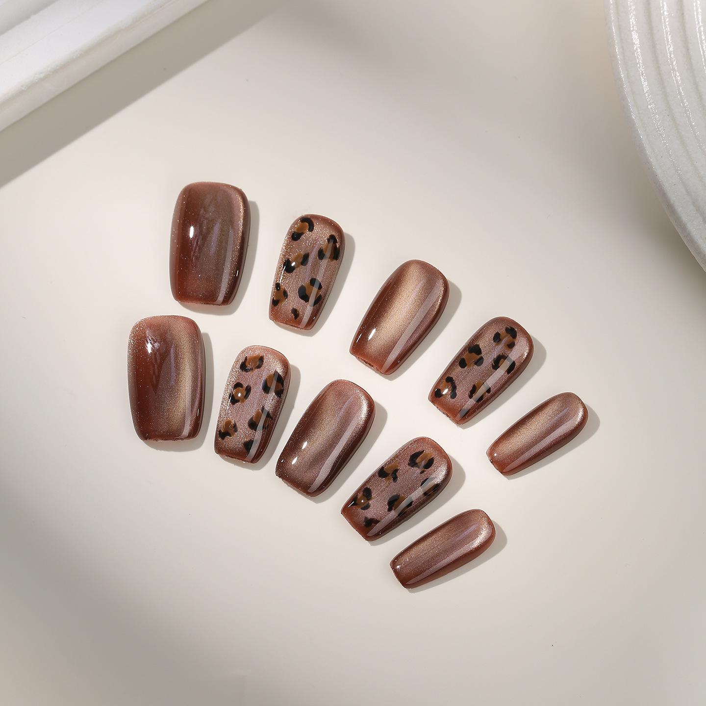 

Zhuo Shi Mei Caramel Leopard Print Autumn/Winter Handmade Whitening Nail Stickers M - Plump Hands