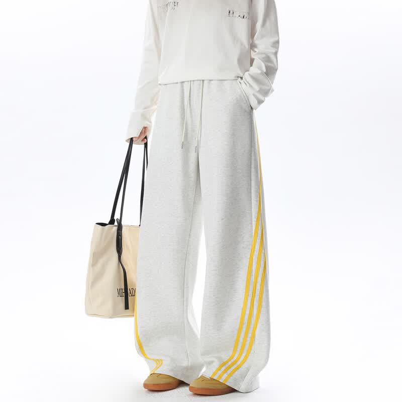 QOTRIOCK Three-Stripe Contrast Sweatpants