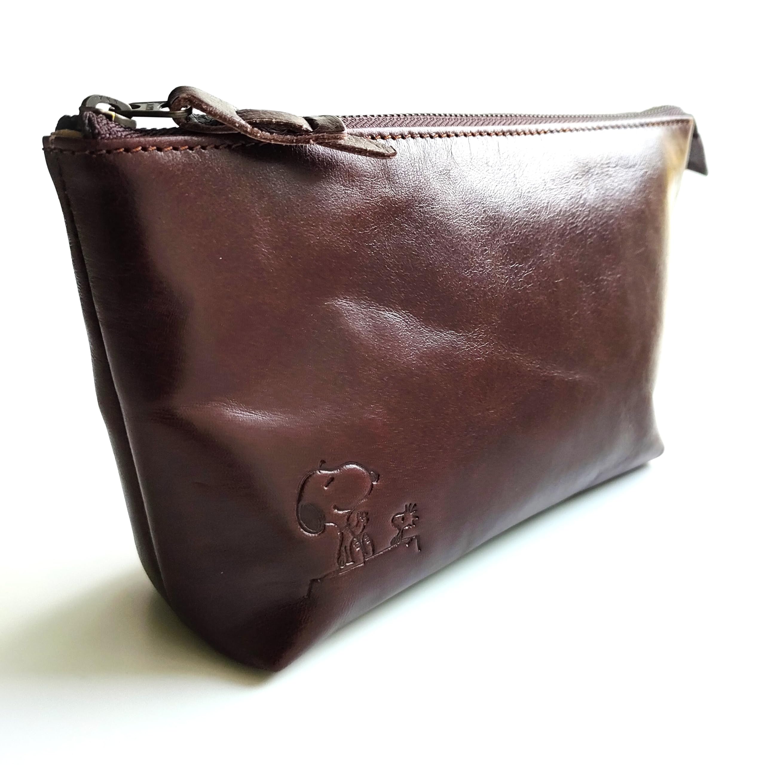 

Snoopy Pouch Genuine Leather Adult in [Peanuts] (Bag Bag) [90943] (Chocolate Brown) шоколад коричневого кольору