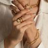Personalisierter Trend Kupferbeschichtet 18 Karat Echtgold Eingelegt Weiße Muschel Drahtumwickelt Doppelkreis Design Ring Nischen Design Mode Ring