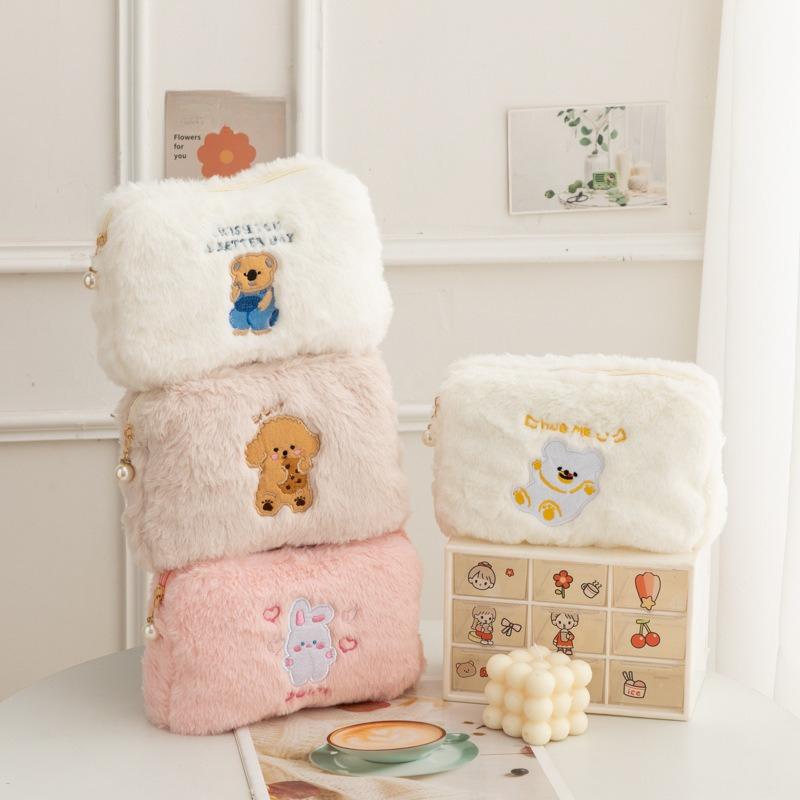 Japan and South Korea Plush Cosmetic Bag Cute Bear Portable Storage Toiletry Bag Girl Large-capacity Embroidered Bag