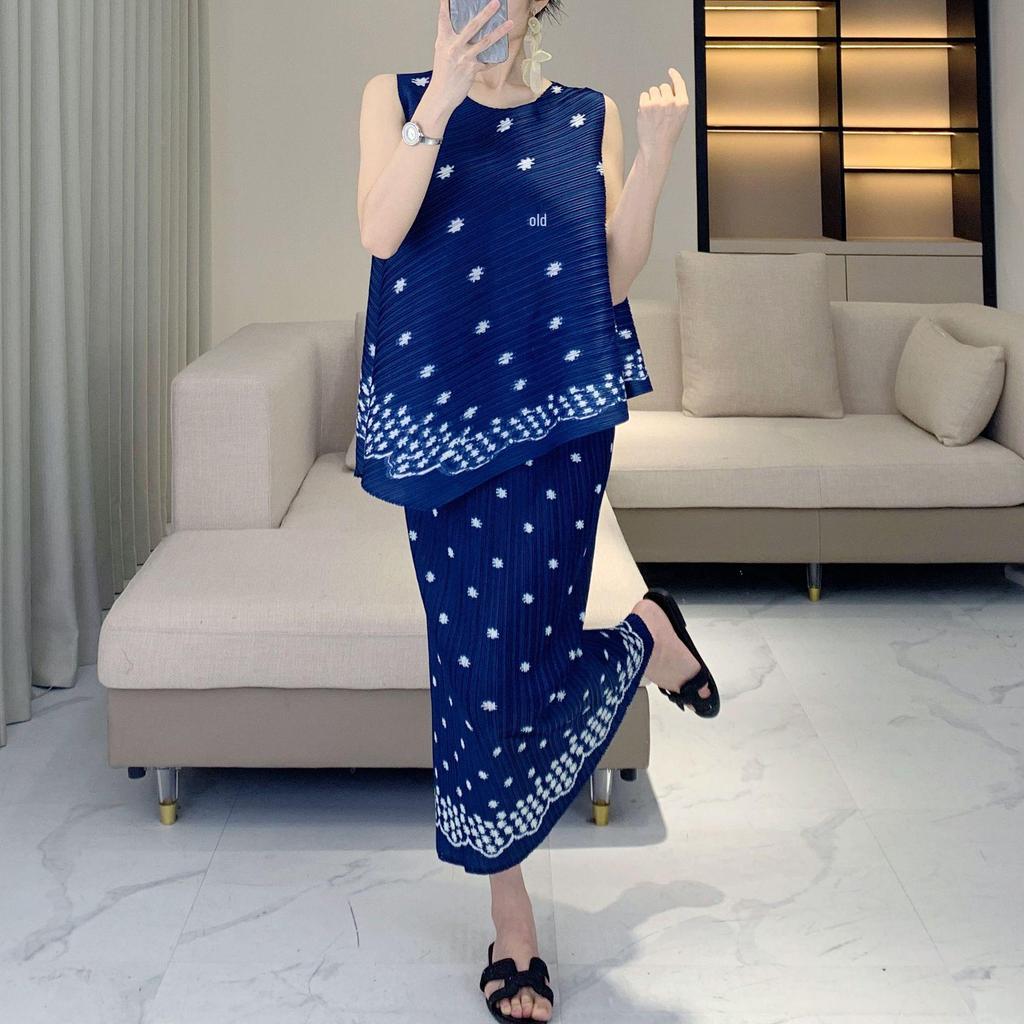 2025 Women's Elegant Floral Two-Piece: Casual Loose Top & Plus Size Midi Skirt