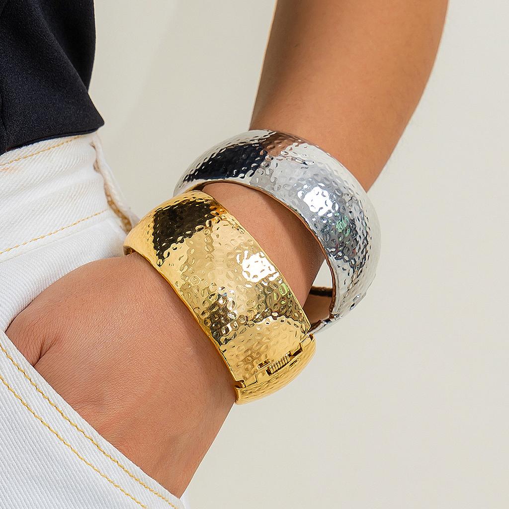 Exaggerated Punk Big Heavy Metal Wide Closed Bangles for Women Trend 2026 Vintage Arm Bracelet Pulseras Grunge Jewelry Steampunk