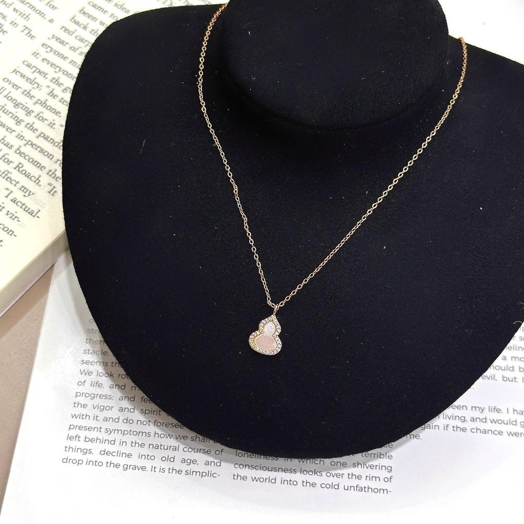 Xiaohongshu Popular White Shell Diamond Gourd Necklace Versatile Design Champagne Gold Collarbone Chain Necklace