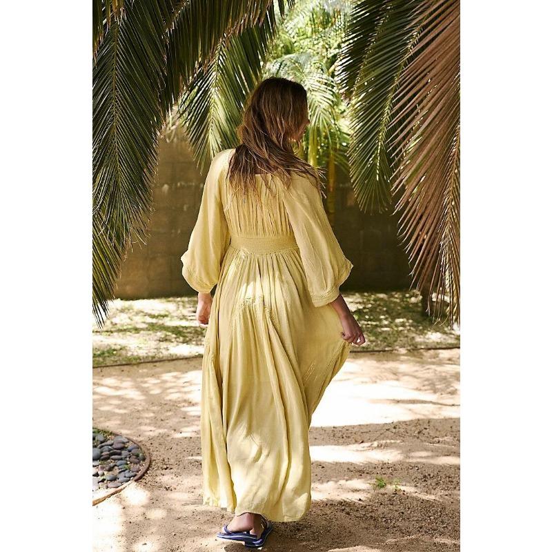 Women's New V-neck Mid-length Sleeve Holiday Beach Dress Slim Fashion Versatile Casual Solid Colour Dresses