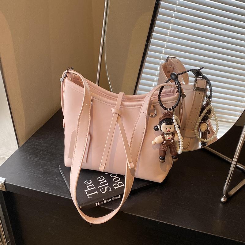 Casual soft surface large-capacity bag women's 2025 new fashion commuter shoulder bag candy color simple oblique span bag