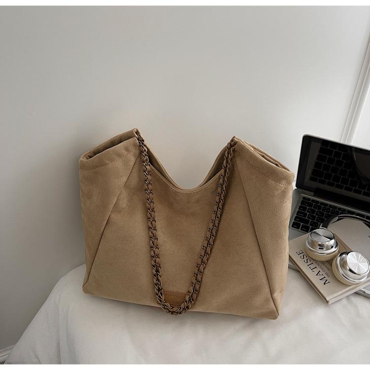 

Korean casual big bag women s tide 2025 new fashion retro tote bag large capacity commuter chain shoulder bag хакі