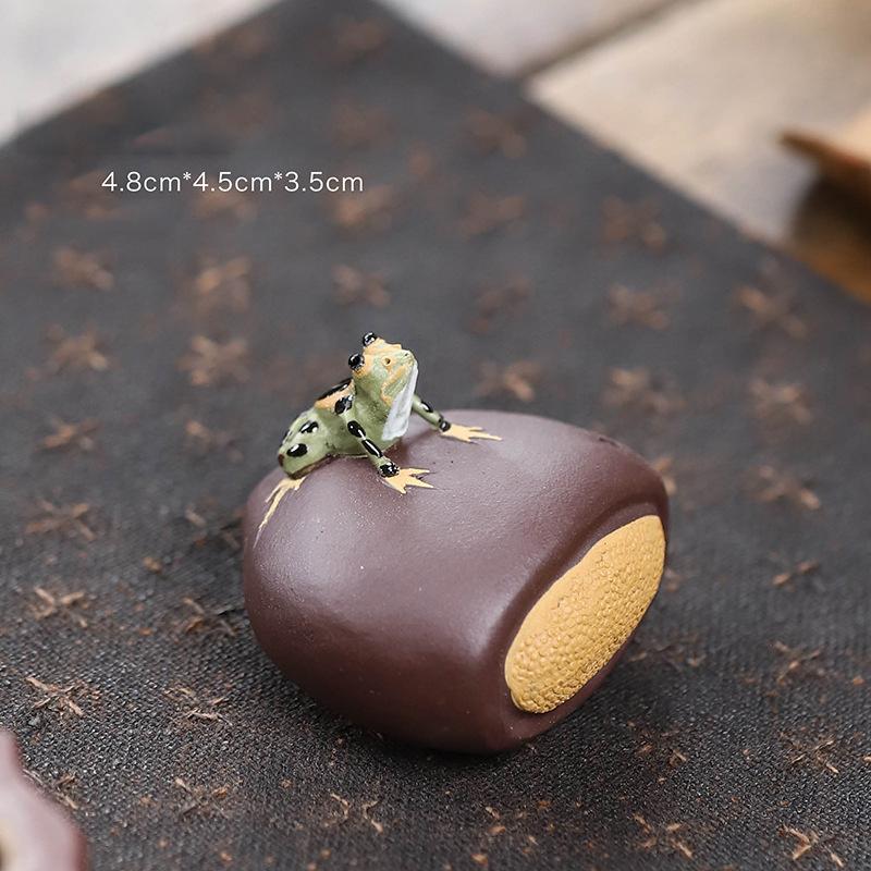 Lucky Purple Clay Small Frog Statue Tea Pet Tea Art Ornaments Chinese Kung Fu Tea Handicrafts Tea Ceremony Decor Accessories