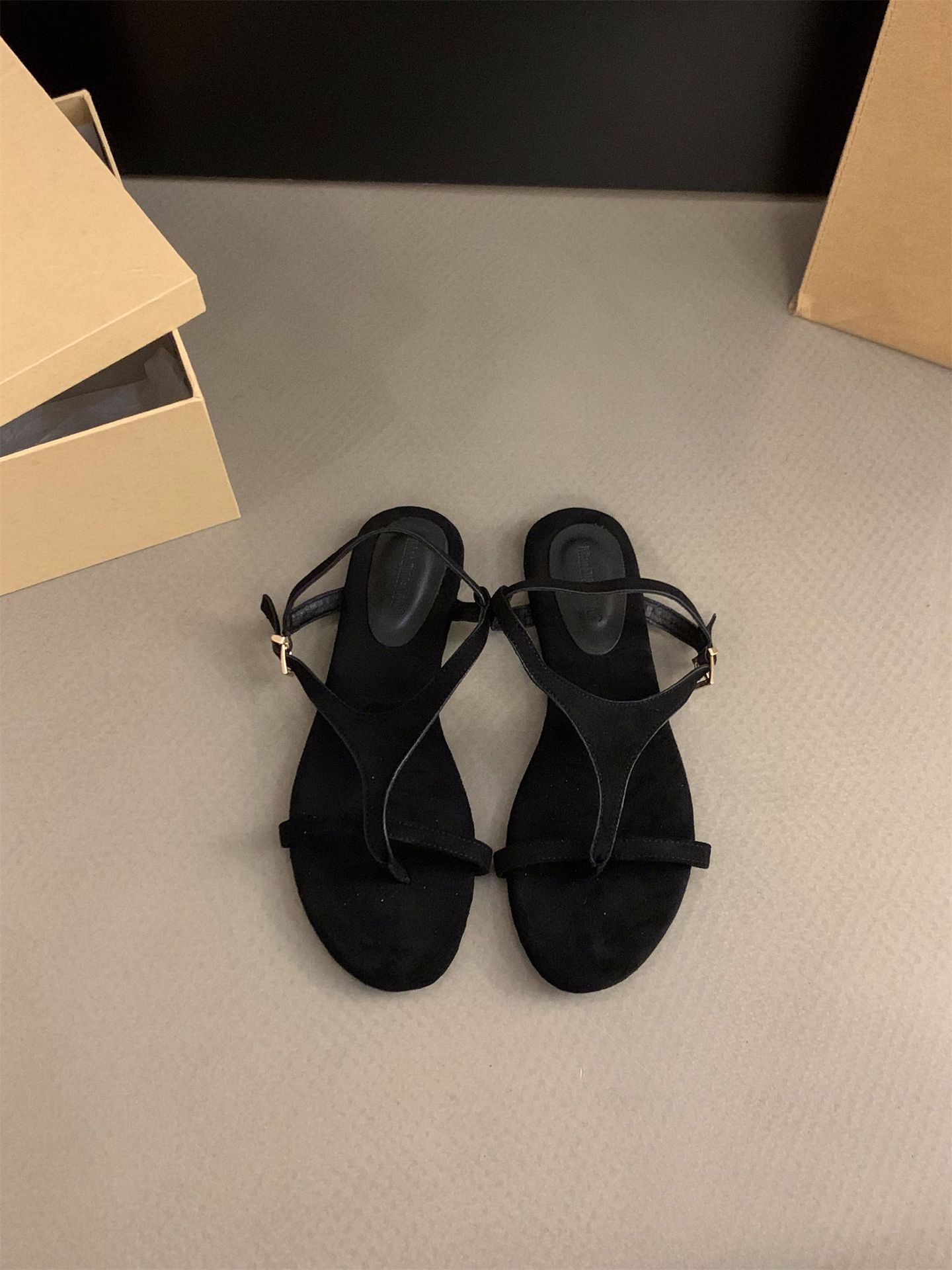 

Flat bottom retro toe French sandals fairy shoes 2025 new summer vacation wind beach roman shoes 35 чёрный