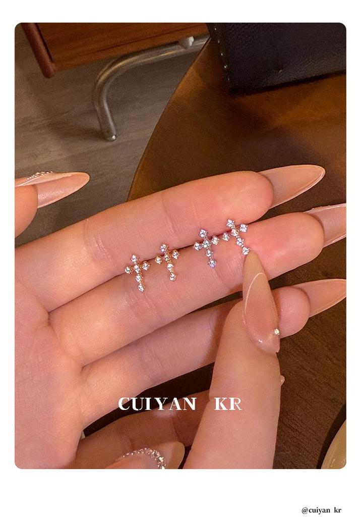 Cui Yan S925 Sterling Silver Cross Stud Earrings with Rhinestones, Light Luxury Japanese-Korean Design, Versatile for Women.