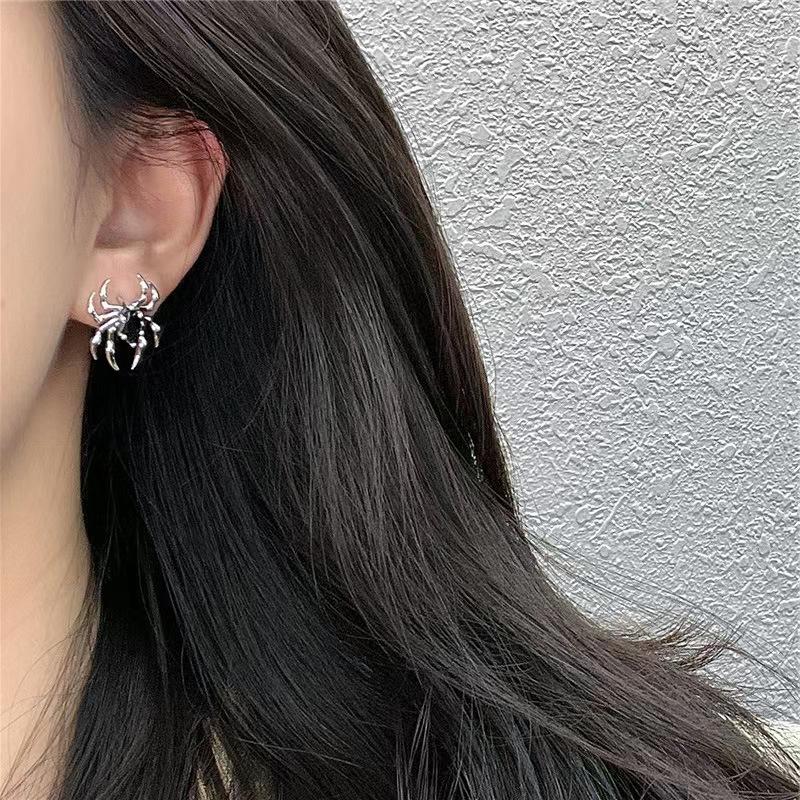 1Pair Dark Style Gothic Retro Spider Zircon Earrings For Women  Personality Black Zircon Earrings Party Jewelry Gifts