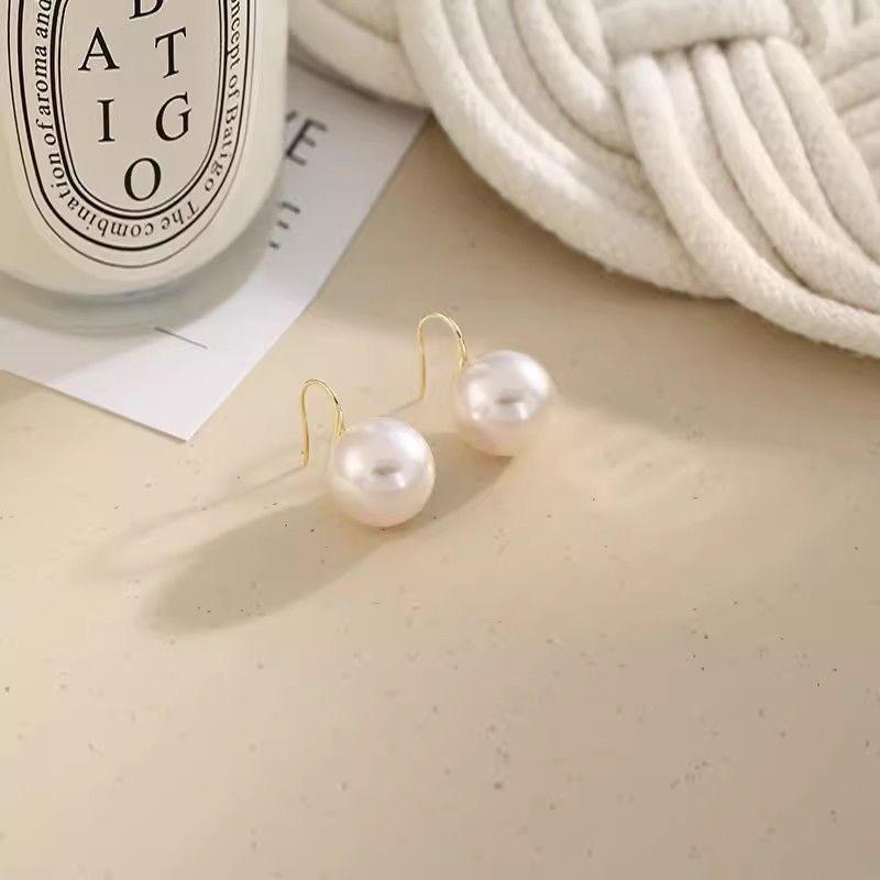 Korean Fashion Cute Pearl Earrings: Sweet, Simple, Ins Style Bread Bead Ear Cuffs for Women