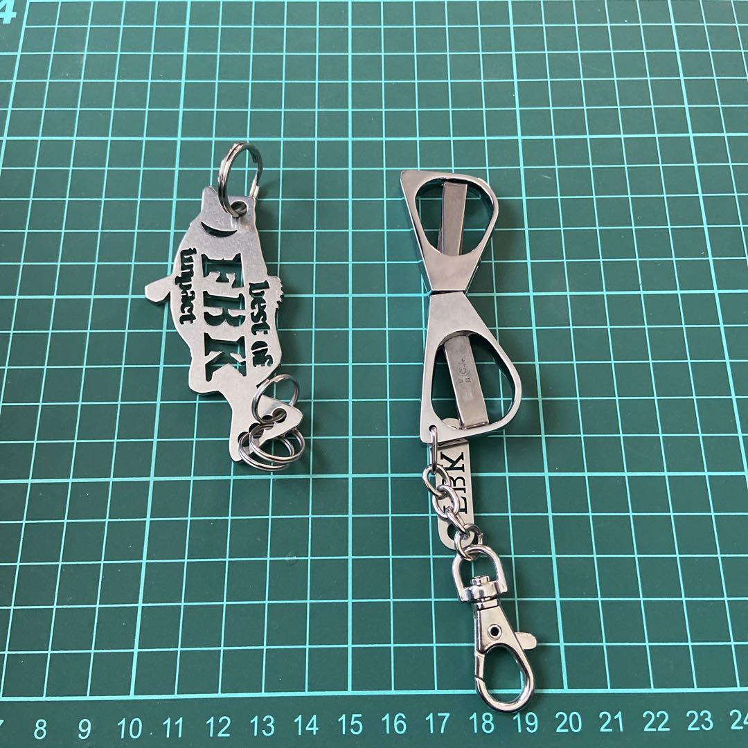 

[USED] FBK fish-shaped keychain & scissors-shaped keychain set