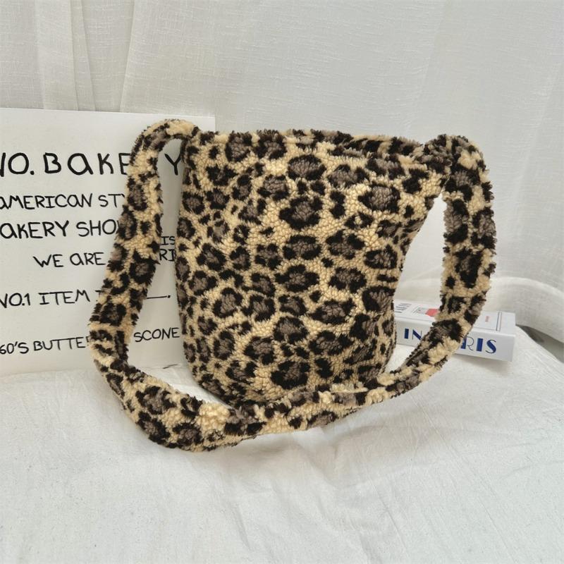 41 autumn and winter fashion leopard print woolen underarm bag women's bucket bag large capacity shoulder bag