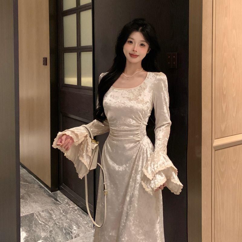 

Женское платье А-силуэта из французского бархата с рукавами-клеш - Облегающее талию, стройнящее, коллекция осень/зима Medium абрикосовый