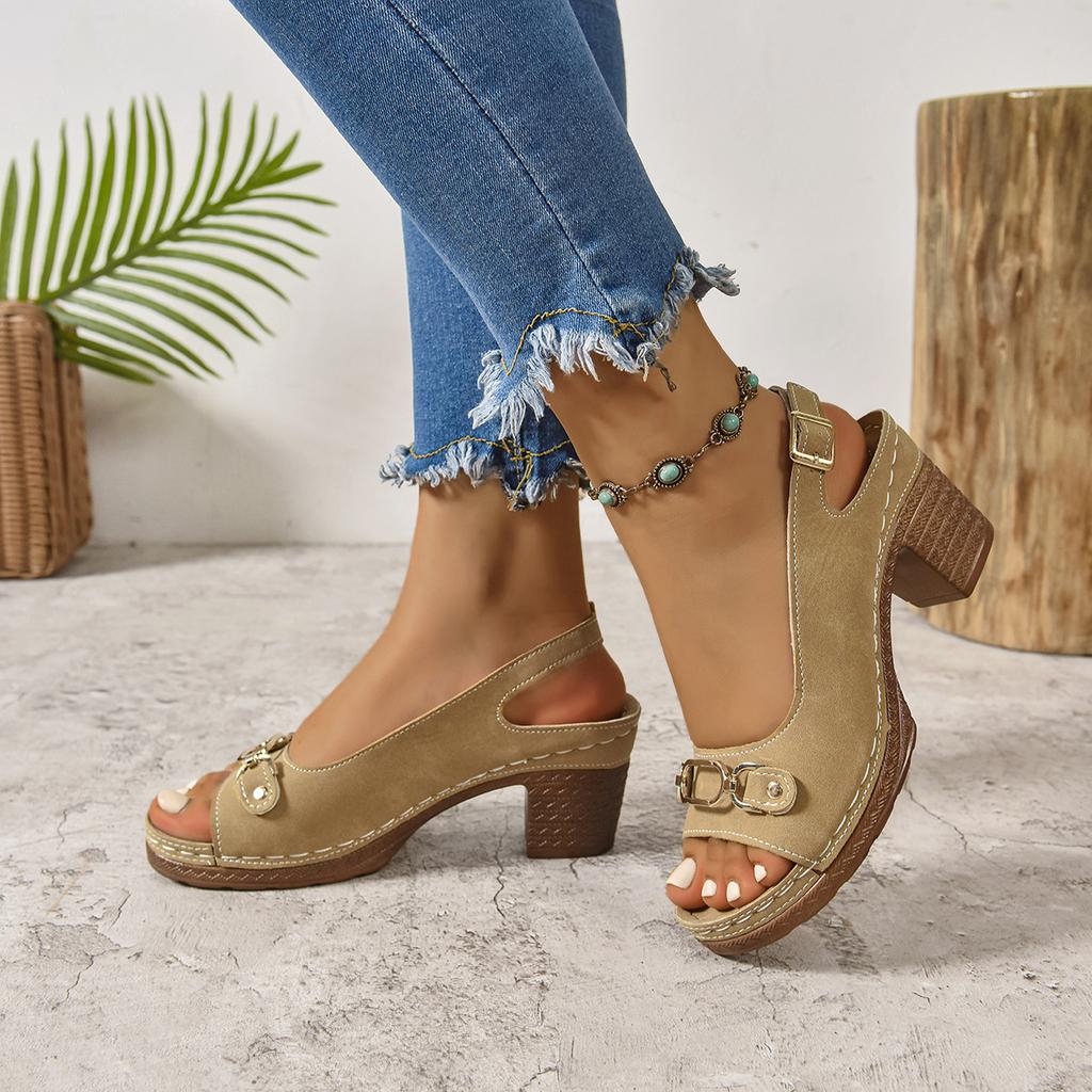 Summer new European and American casual beach sandals women's large size flowers thick Roman high heels