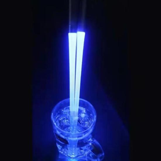 2ks hůlky LED světelný meč s bateriemi LR41 Světelné hůlky Potřeby pro párty Zábavné svítící náčiní na sushi nudle