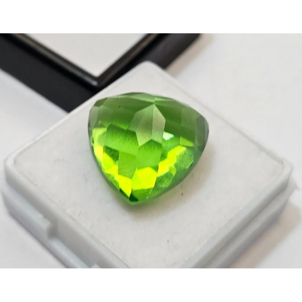 Natural Peridot Green Trillion Cut 15-16 Ct Beautiful Certified Loose Gemstone