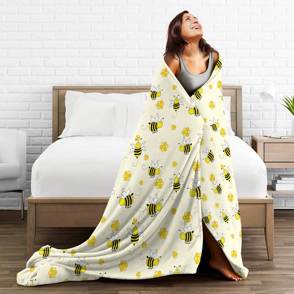 Bee in honeycomb and flowers Flannel Blanket  Super Soft Bedding Throws for Living Room Travel Office Bedspread Sofa Bed Cover