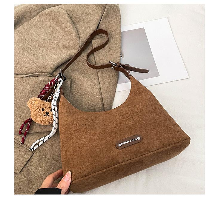 

Большая сумка 2025 осень и зима новая модная сумка-тоут для поездок на работу матовая кожа бархатная сумка подмышку универсальная на плечо сумка-мессенджер