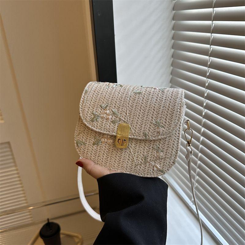 Woven bag women's 2025 new trendy versatile lace flower bag this year popular fashion saddle bag shoulder crossbody