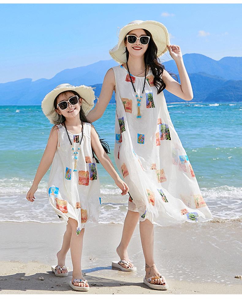 Chiffon Beach Outfits: Stylish Mother-Daughter Dresses for Family of Three or Four