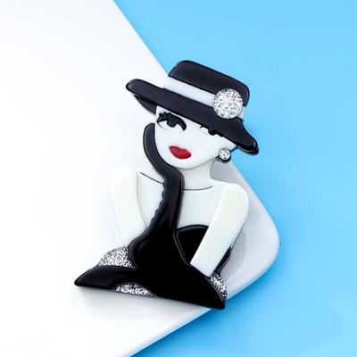 Acryl Mädchen im Kleid Hand Halterung Brosche schwarz und weiß Mode vielseitig Acetat Pin