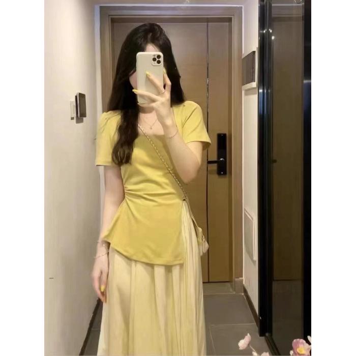 

Женская футболка с неровным разрезом спереди, прямой линией плеча, коротким рукавом, облегающего шикарного дизайна - издание лето 2024 One Size