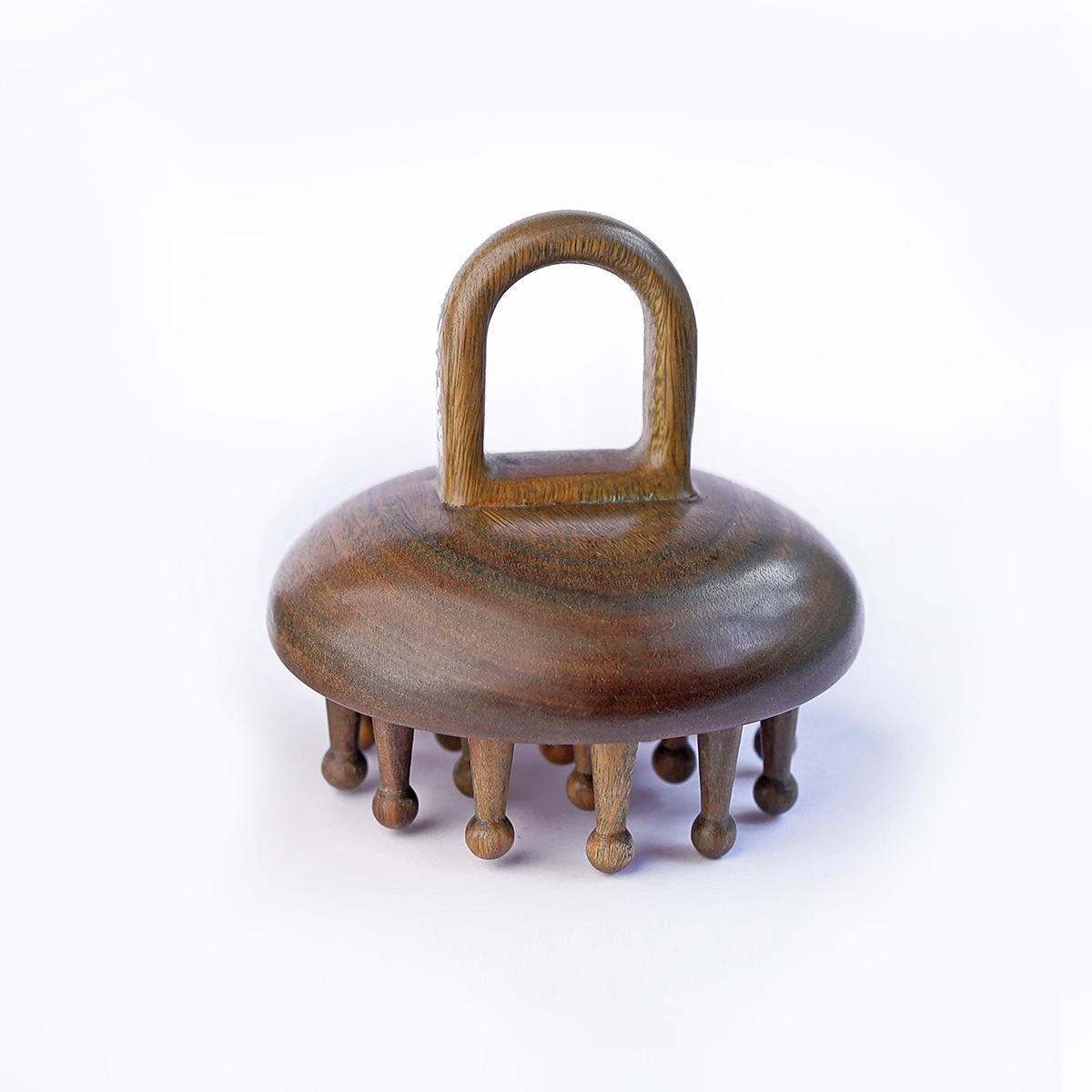 

Массажная расческа из сандалового рога и меридианная щетка