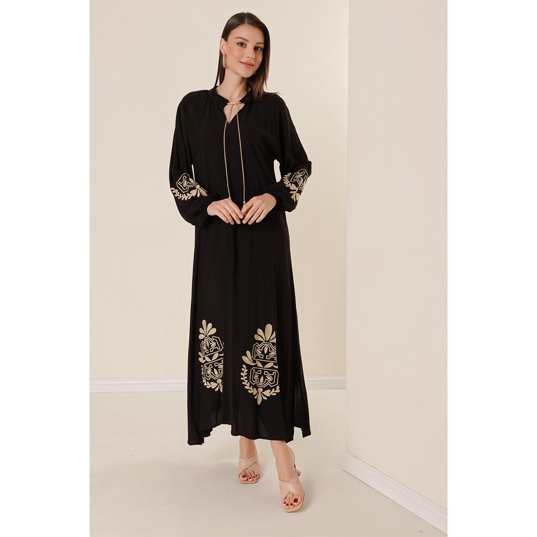 

Длинное платье свободного кроя из вискозы с кружевным воротником и вышивкой