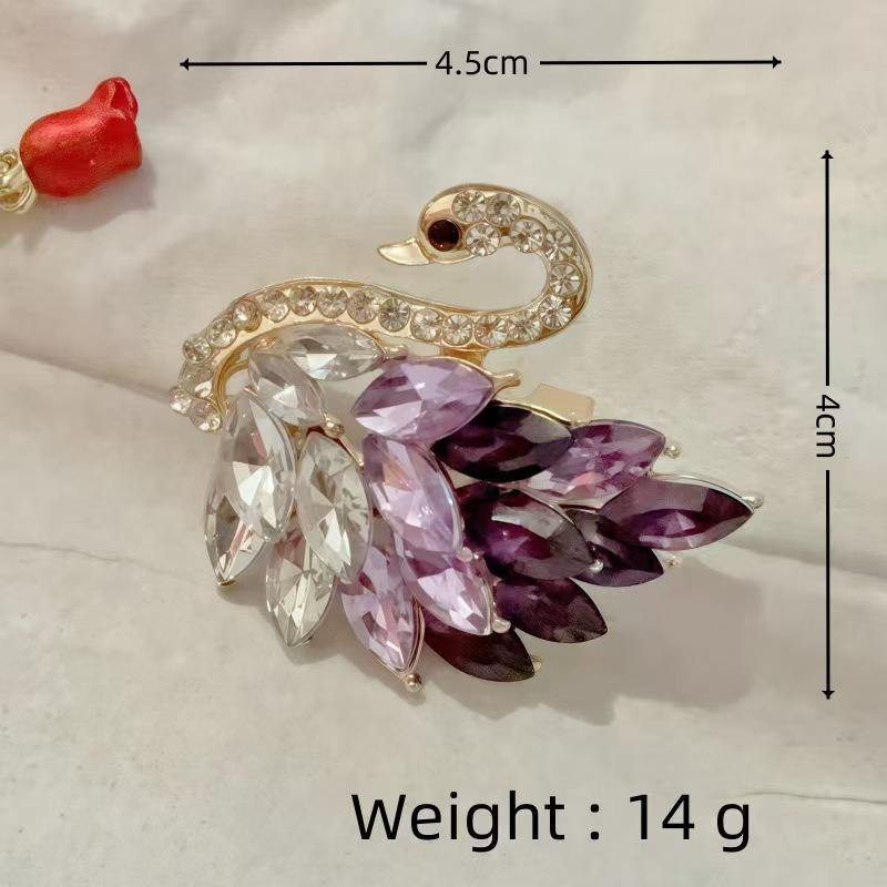 Swan Brooch: Elegant High-Quality Lapel Pin for Women