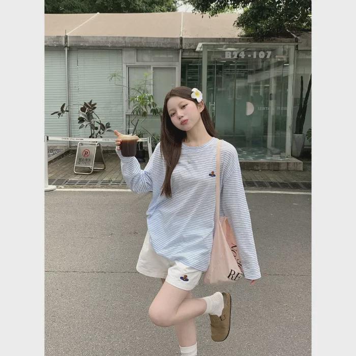 

Элегантная летняя блузка в полоску с длинными рукавами и вырезом сердечком - женская свободная, легкая, солнцезащитная. Extra Large