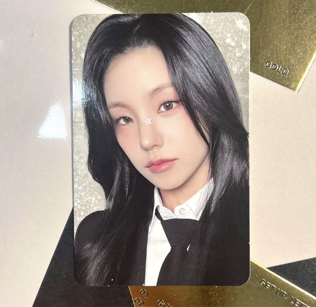 

[USED] itzy Yeji GOLD cokodive autograph session limited trading card