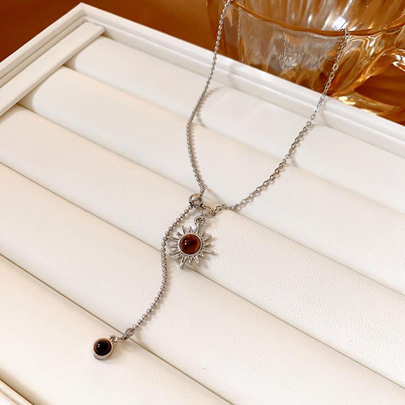Retro Tiger Eye Stainless Steel Necklace - Light Luxury, Versatile Clavicle Chain Jewelry