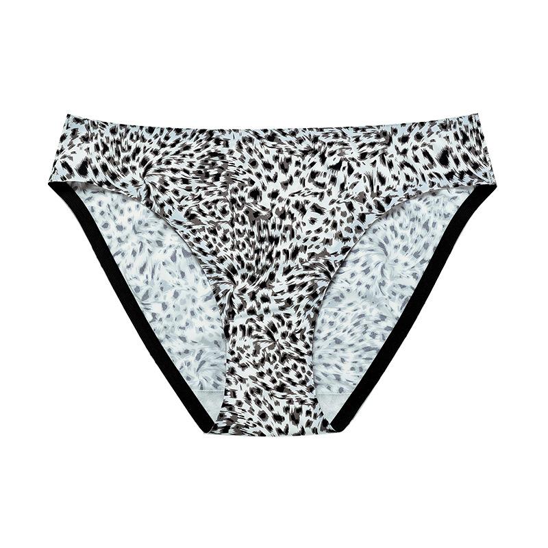 

European and American sexy leopard print underwear women s seamless one-piece sports comfortable pure cotton crotch breathable large size briefs S