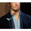 Whale brooch, European and American fashion brooch, inlaid with rhinestones, drip oil, crystal collar brooch