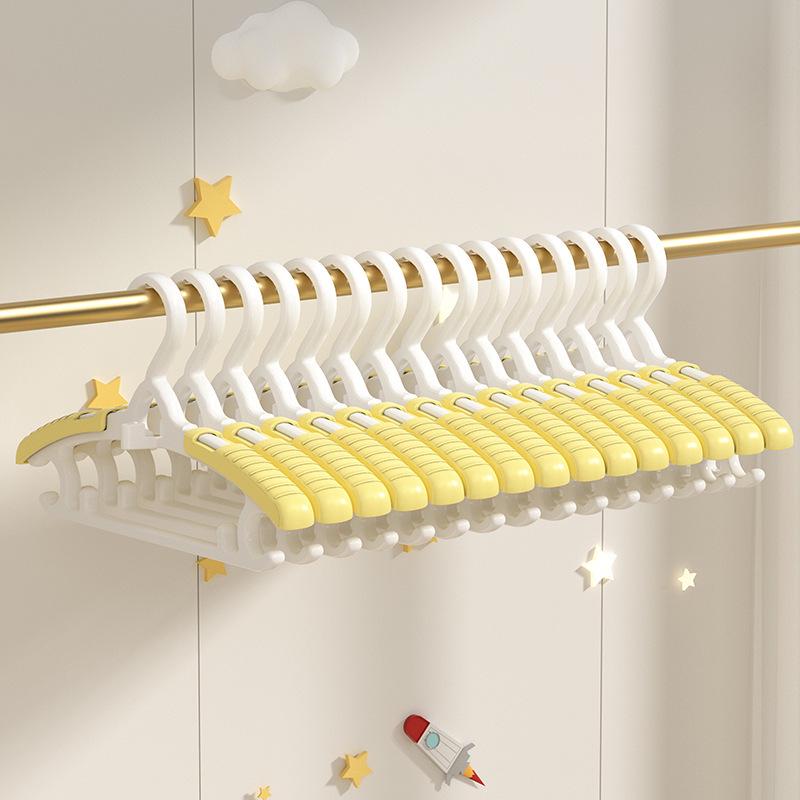 

Радужные детские нескользящие выдвижные вешалки: Дизайн без следов