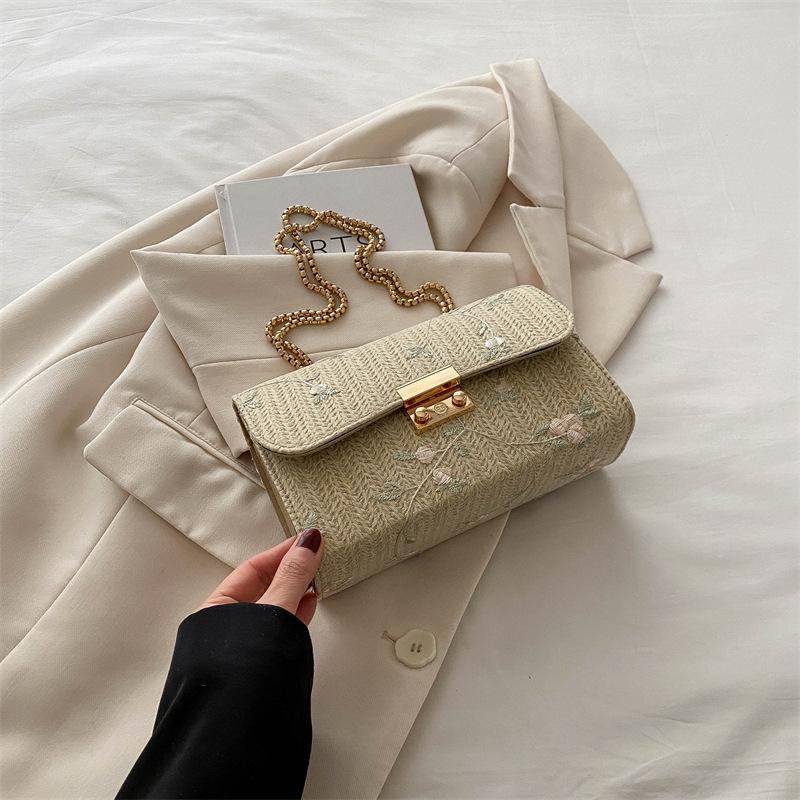 

Straw fashion lock small bag women s 2025 summer new versatile ins popular messenger bag small square bag this year хакі