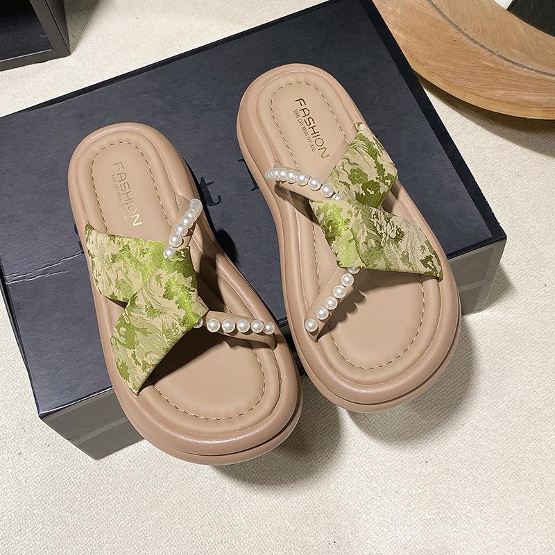 Thick-bottomed Fairy Style Slippers Female Outer Wear 2025 Summer New Fashion Roman Pearl Muffin Cool Slippers Female Tide
