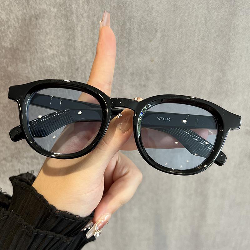 High Quality Fashion Round Sun Glasses Women Men Simple Trend Luxury Sunglasses Seaside Photography Female Male Eyeglasses
