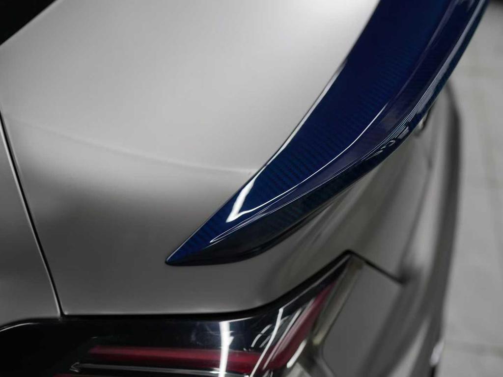 Langyu V-Style Dry Carbon Rear Spoiler for Cadillac CT5 Black Wing